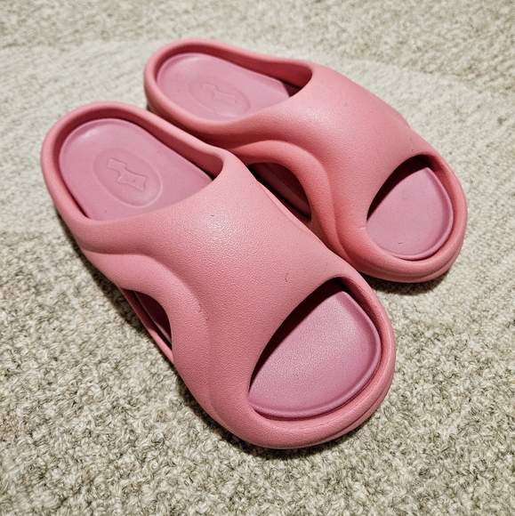 SYKLRK | Shoes | Skylrk Gum Beach Slide Justin Bieber | Poshmark